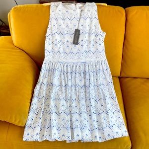 Beautiful blue and white Eva Mendes summer dress sleeveless round neck